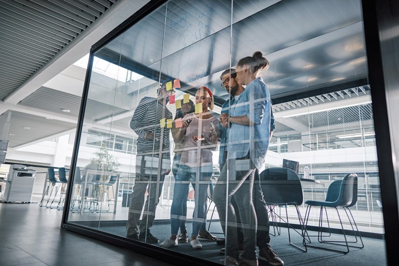 transparencia y análisis al elegir una agencia de Fansly